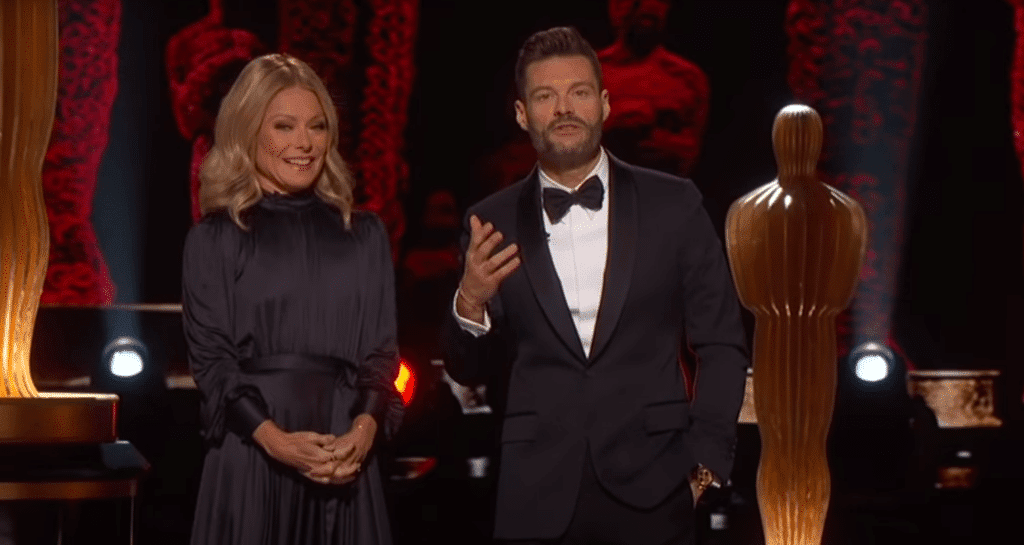 how tall is ryan seacrest girlfriend aubrey paige