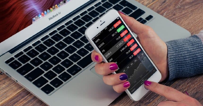 Google vs Apple Stock: Navigating the Giants in the Tech Stock Market