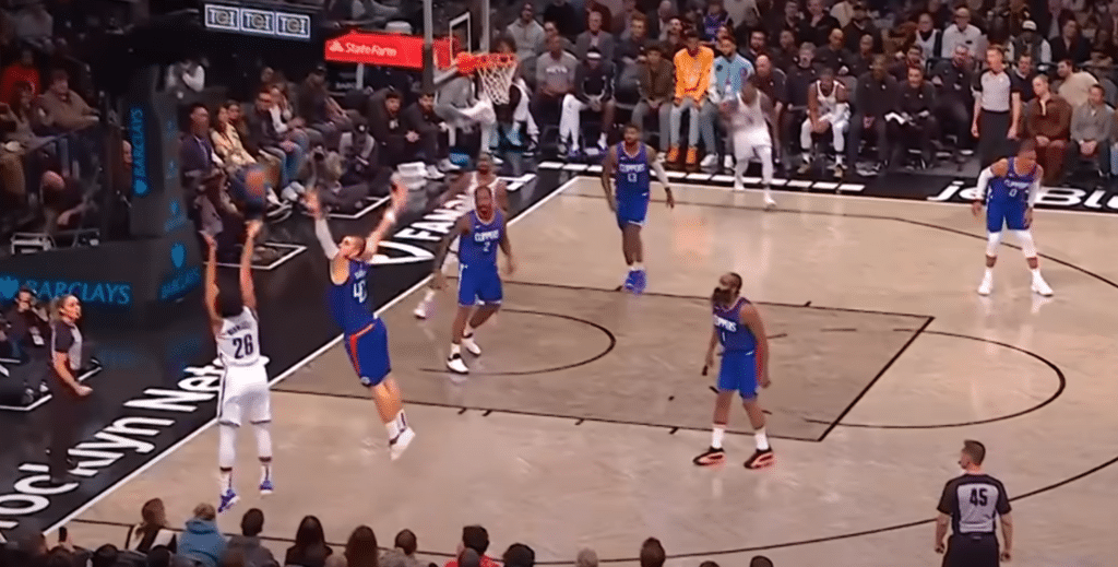 when did the lakers sign spencer dinwiddie